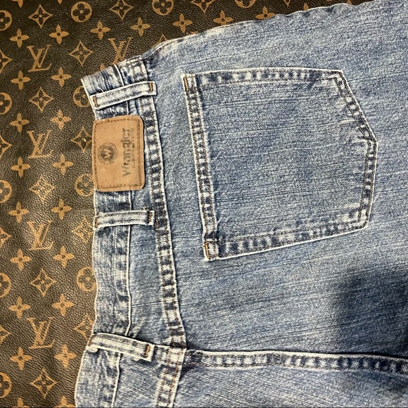 custom hem wrangler jean shorts  relax straight - Picture 3 of 11